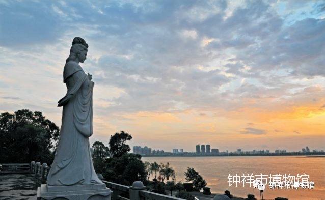 “六一”钟祥市博物馆给学生讲故事