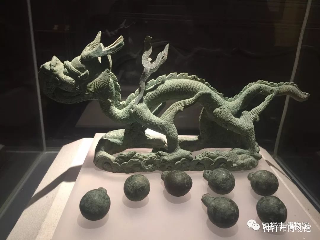钟祥市博物馆珍品文物——镀金铜龙